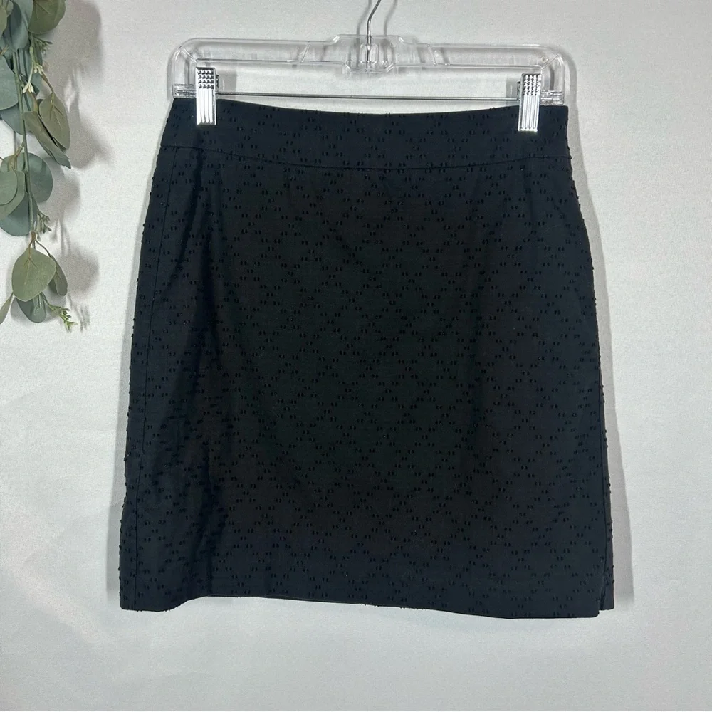 LOFT | 100% Cotton Textured Mini Skirt Black Women’s Size 2